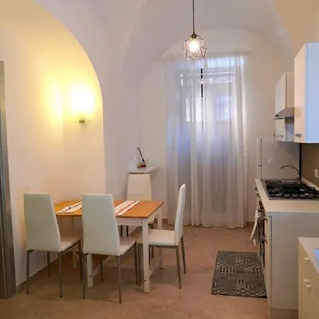 G House 100 Апартаменти *