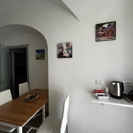 G House 100 Апартаменти Катанія
